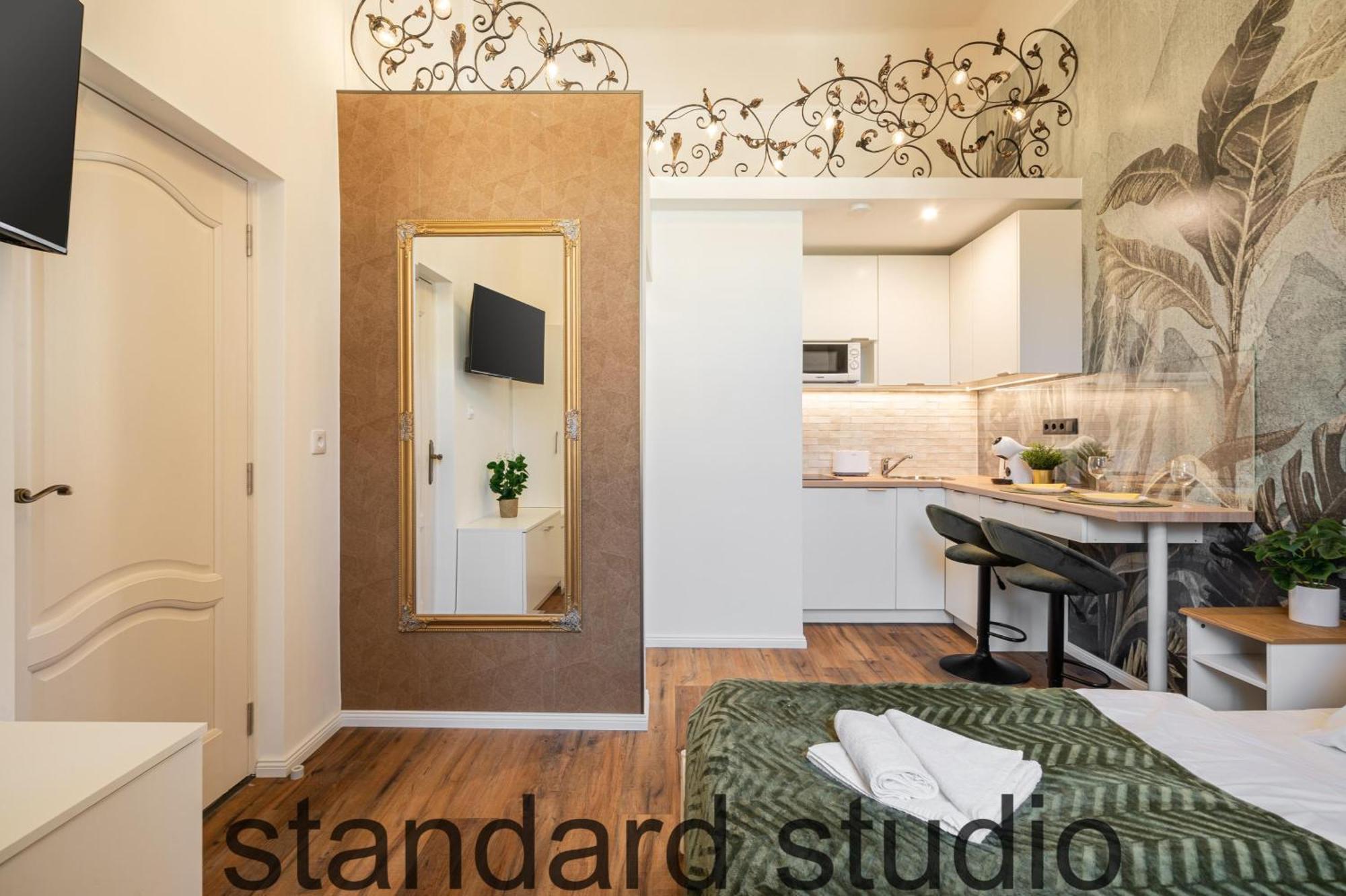 Cityzen Studios Budapest Room photo